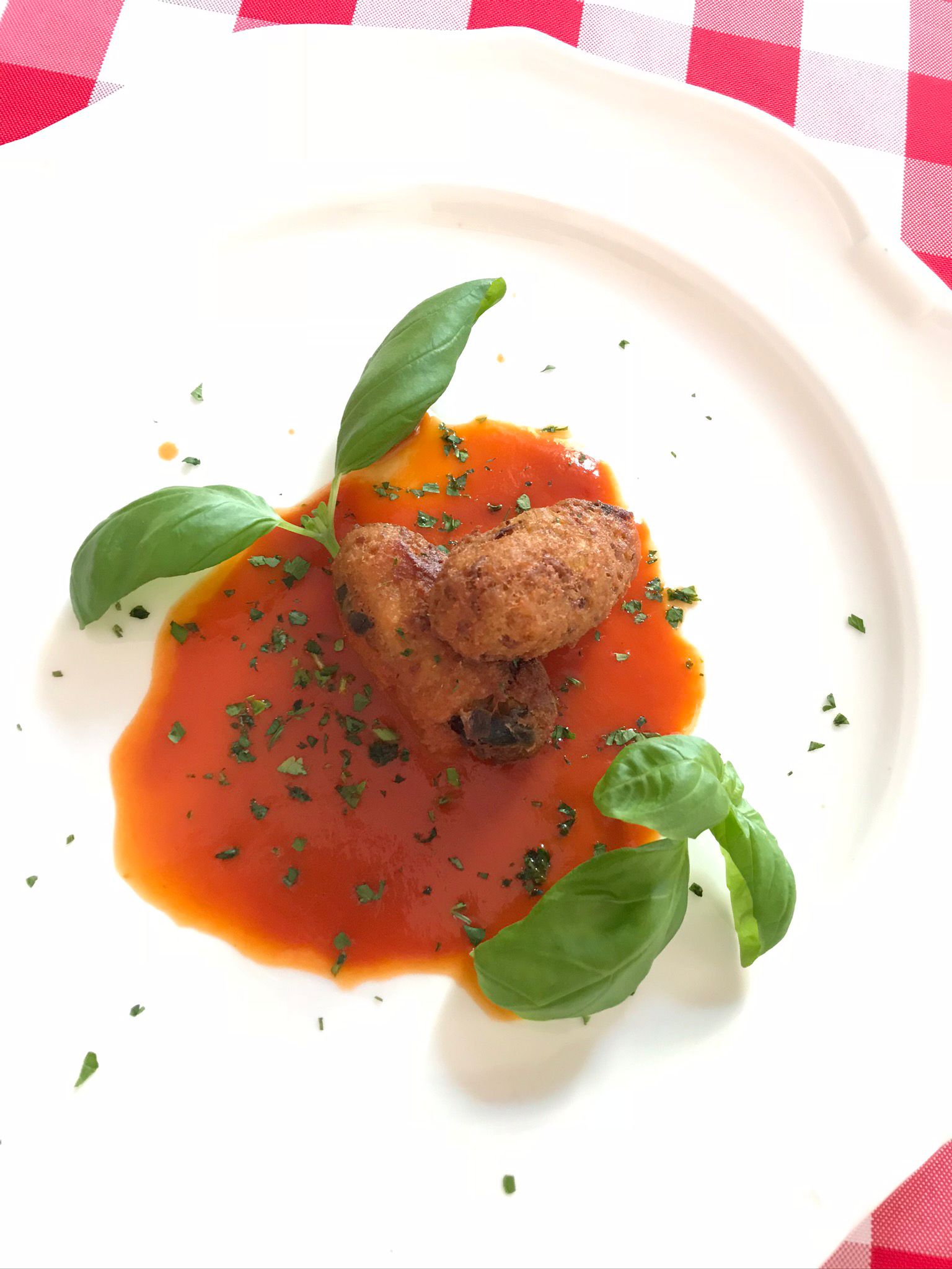 Polpette al sugo con basilico