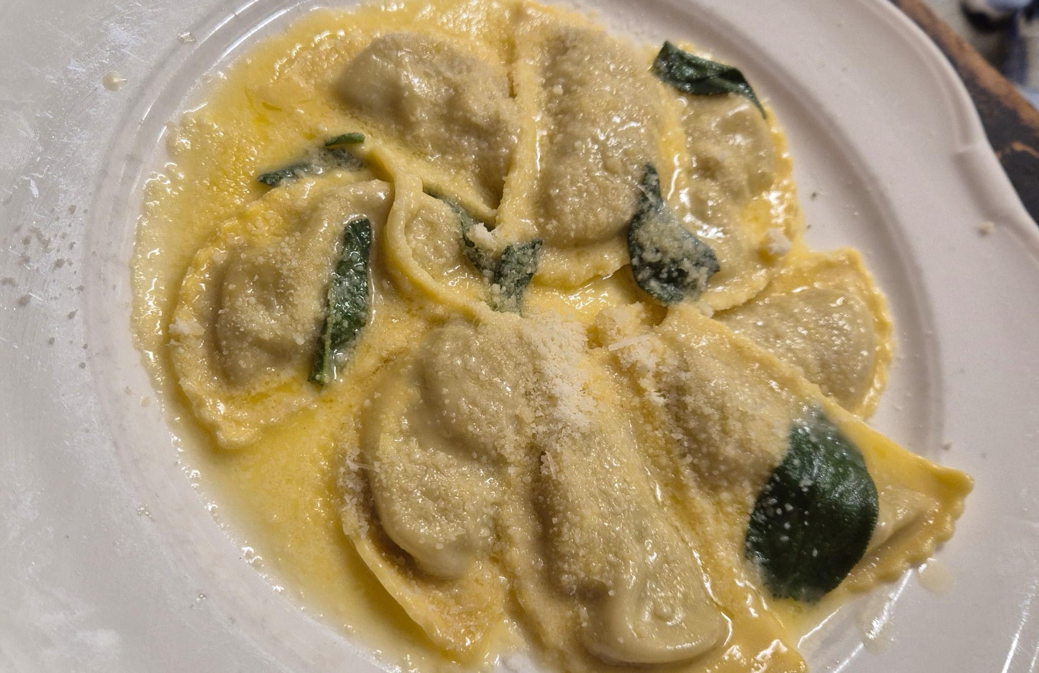 Ravioli mit Salbei und Butter